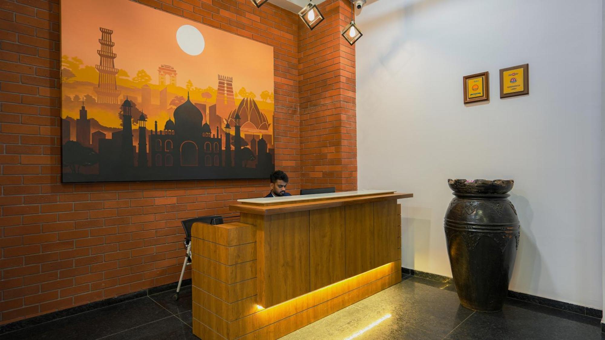 Hotel Downtown Gandhinagar Luaran gambar