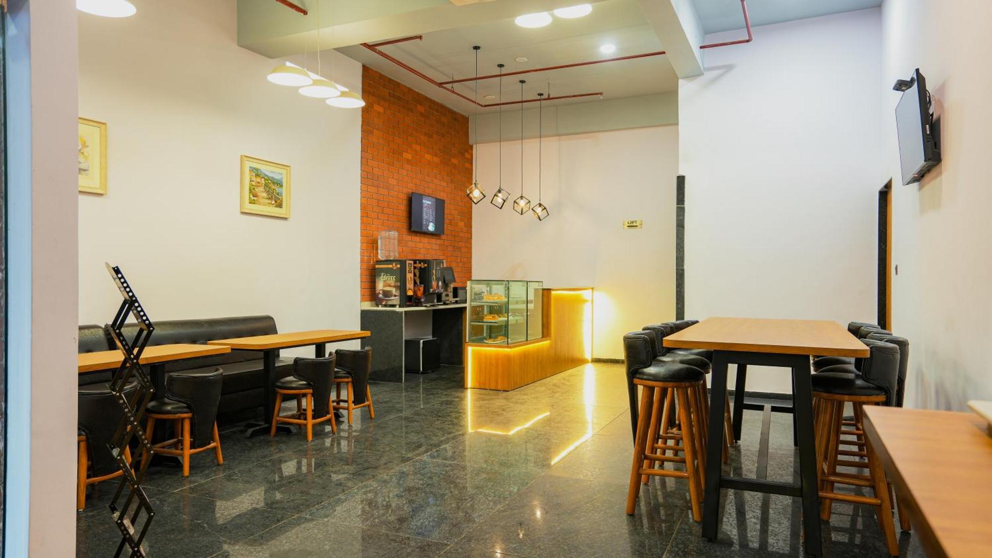Hotel Downtown Gandhinagar Luaran gambar