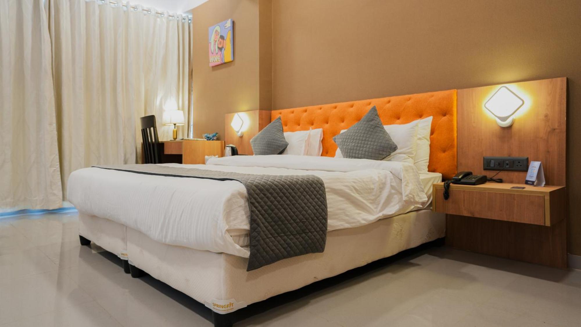 Hotel Downtown Gandhinagar Luaran gambar